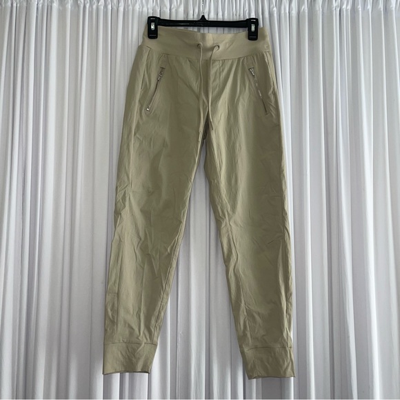 Athleta TREKKIE NORTH JOGGER in Tan/Cream size 2 - Picture 4 of 8